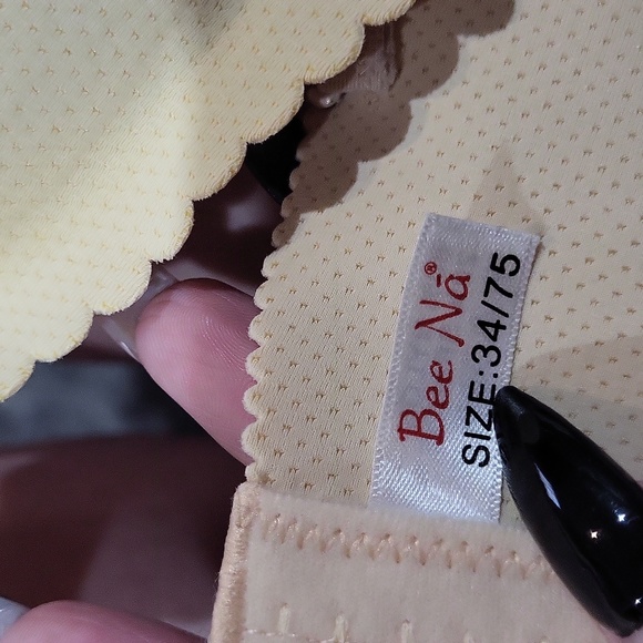 New Bee Na Bra - Picture 10 of 12